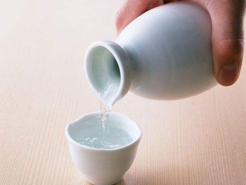行业分化明显 高端酒延续高增态势